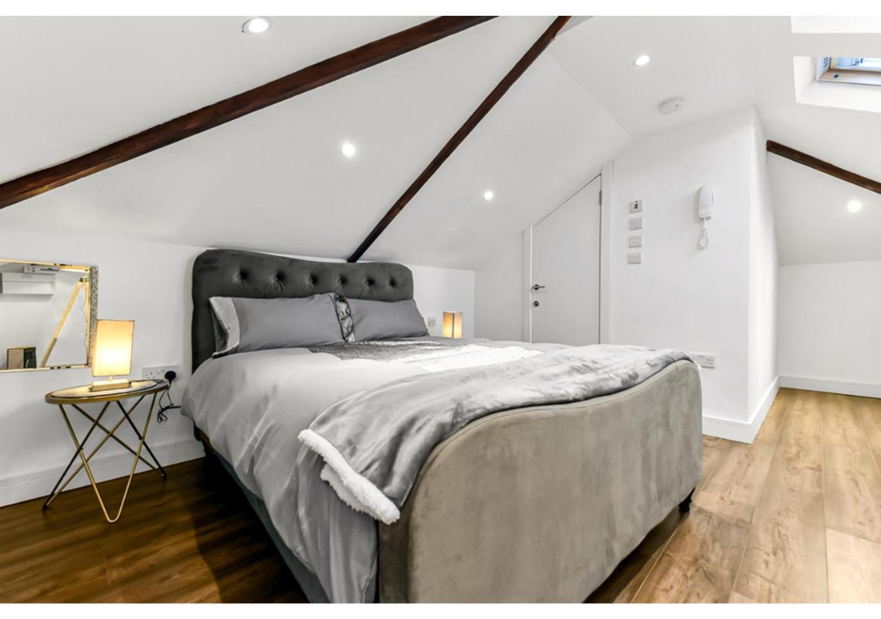 Sleek And Modern Studio With Minimalist Vibe Apartment Chelmsford Luaran gambar